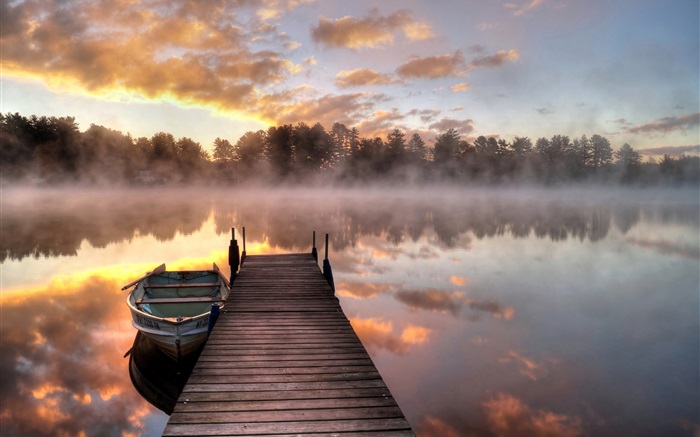 Озеро, причал, деревья, туман, утро обои,s изображение