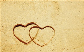 Две любви сердца на песке HD обои