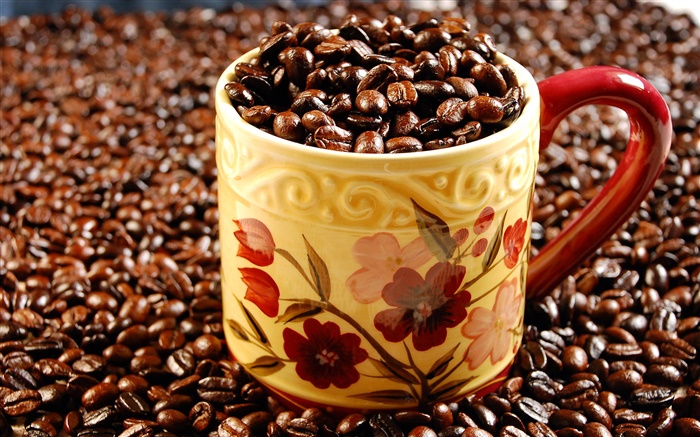 Полное чашка кофе в зернах обои,s изображение