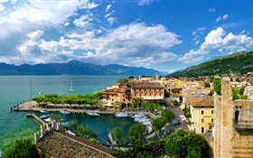 Италия, Венето, побережье, море, город, дом, лодки, голубое небо HD обои
