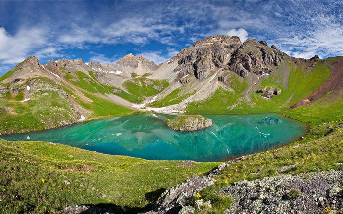 Вулканические озера, горы, голубое небо обои,s изображение