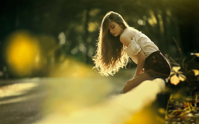 Длинные волосы молодая девушка, солнце, боке обои,s изображение