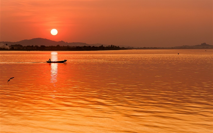Закат, красное небо, река, лодка обои,s изображение