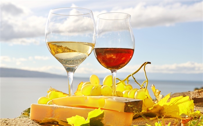 Вино, красное и белое, стеклянные чашки, виноград обои,s изображение