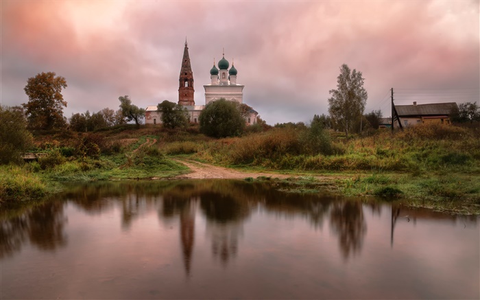 Россия, храм, село, пруд, трава, деревья, облака обои,s изображение