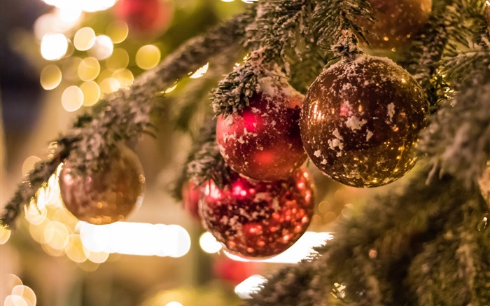 Рождественская елка, шарики, блики, размытость фона обои,s изображение