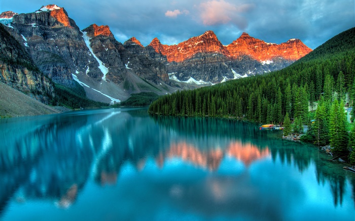 Горы, озеро, закат, деревья, вода отражение, мол, облака обои,s изображение