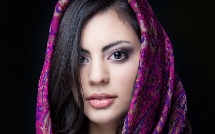 Красивая индийская девушка, карие глаза, шарф обои,s изображение