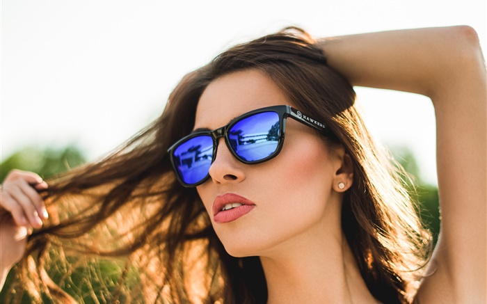 Голубые очки девушка, помада, волосы, лето обои,s изображение