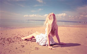 Девочка отдых на пляже, солнце, лето