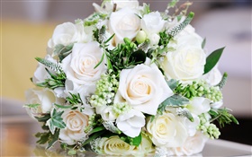Белые розы, букет цветов, листьев HD обои