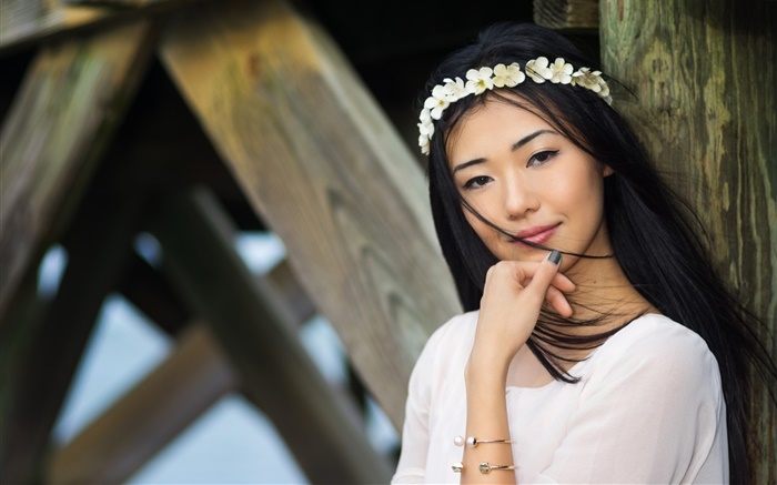 Азиатская девушка, длинные волосы, венок, ветер, лето обои,s изображение