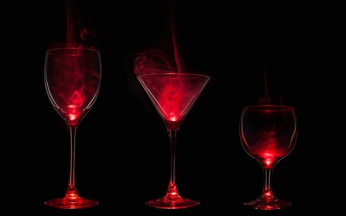 Стеклянные чашки, дым, красный свет, темнота обои,s изображение