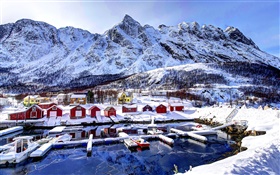 Норвегия зимой, снег, залив, горы, дома, лодки