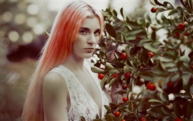 Красные волосы девушка, ягоды, фрукты HD обои