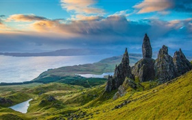 Skye, Шотландия, скалы, долина, озеро, облака, закат
