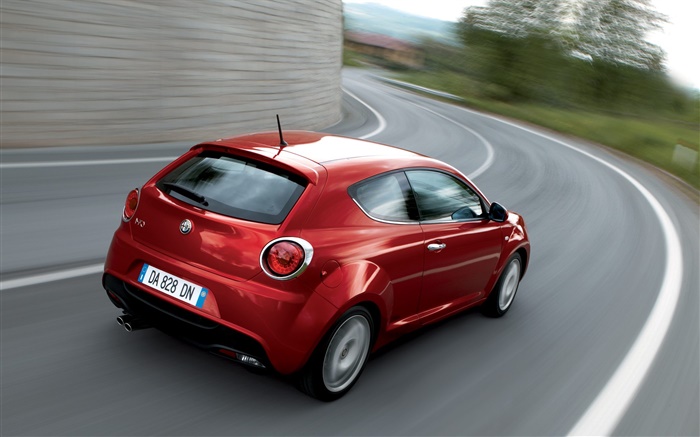 Alfa Romeo скорость красный автомобиль, вид сзади обои,s изображение