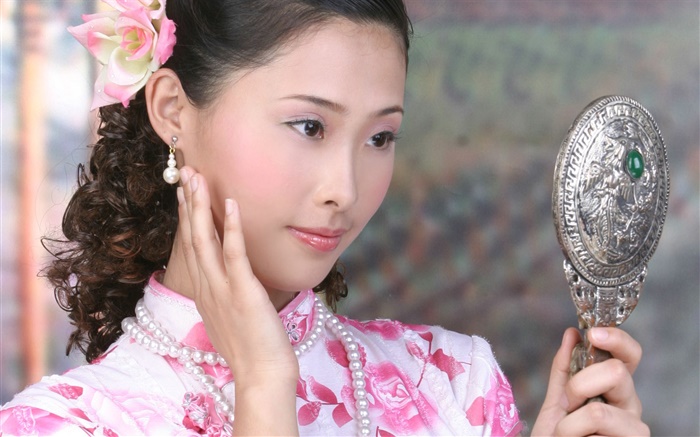 Cheongsam девушка использовать зеркало, Китай, азиатские обои,s изображение