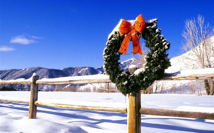 Рождественский венок, снег, забор обои,s изображение