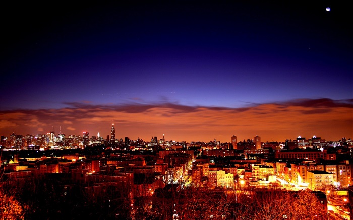 Город в ночное время, дома, улицы, фонари обои,s изображение