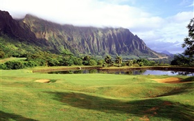 Гавайи, США, поле для гольфа, трава, горы, деревья, озеро, облака
