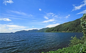 Япония Хоккайдо пейзаж, побережье, море, острова, голубое небо HD обои