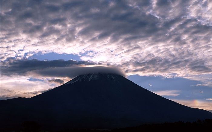 Япония, гора Фудзи, облака, закат обои,s изображение