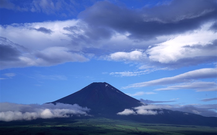 Япония природа пейзаж, гора Фудзи, голубое небо, облака обои,s изображение