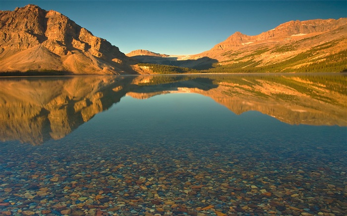 Озеро, чистая вода, горы, солнце, сумерки обои,s изображение
