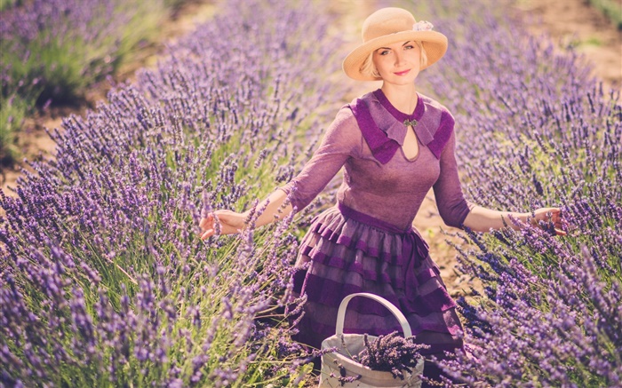Лаванда цветы поле, блондинка, шляпа, корзина обои,s изображение