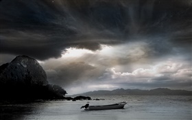 Море, лодки, облака