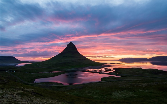 Красивая Исландия восход, Киркьюфетль, горы, долина, облака обои,s изображение