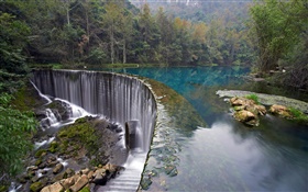 Хорватия, Национальный парк Плитвицкие озера, лес, камни, деревья, водопад HD обои