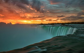 Niagara Falls на закате, облака, Канада