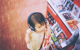 Милый мальчик слушать музыку, наушники HD обои