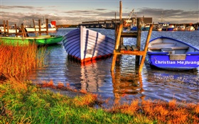 Dock, лодки, река, трава, облака HD обои
