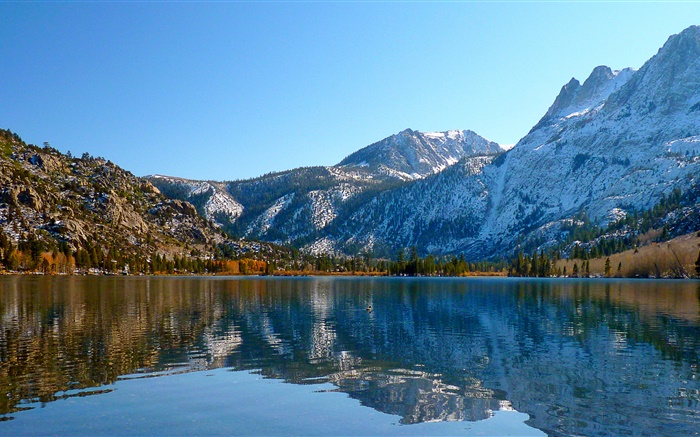 Озеро, горы, небо, деревья, осень, вода отражение обои,s изображение