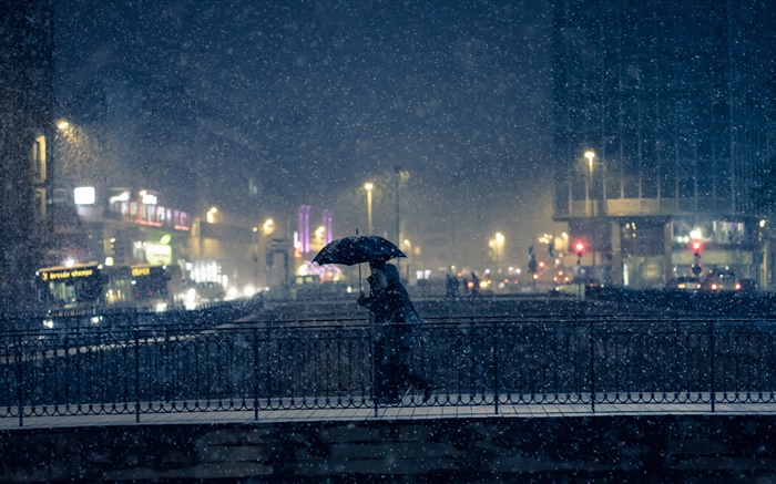 Город ночь, огни, зима, снег, мост, люди, зонтик обои,s изображение