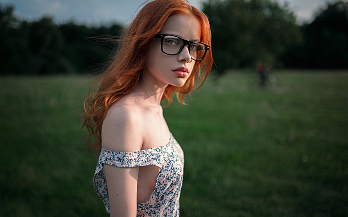 Красные волосы девушка, очки обои,s изображение