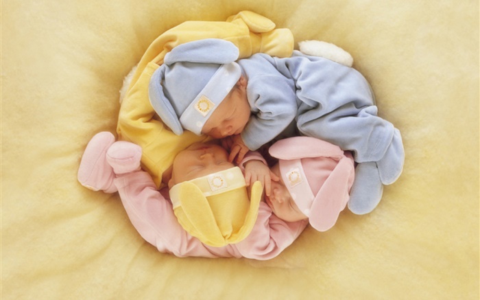Три милые дети спят обои,s изображение