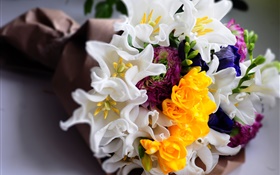 Букет цветов, белые и желтые тюльпаны HD обои