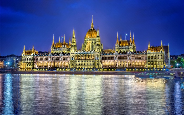 Здание парламента, вода отражение, огни, Будапешт, Венгрия обои,s изображение