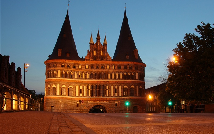 Германия, Холстентор, Любек, замок, ночь, огни обои,s изображение
