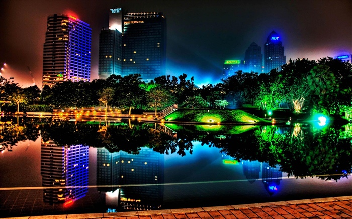 Красивый ночной город, здания, пруд, огни, деревья, парк обои,s изображение