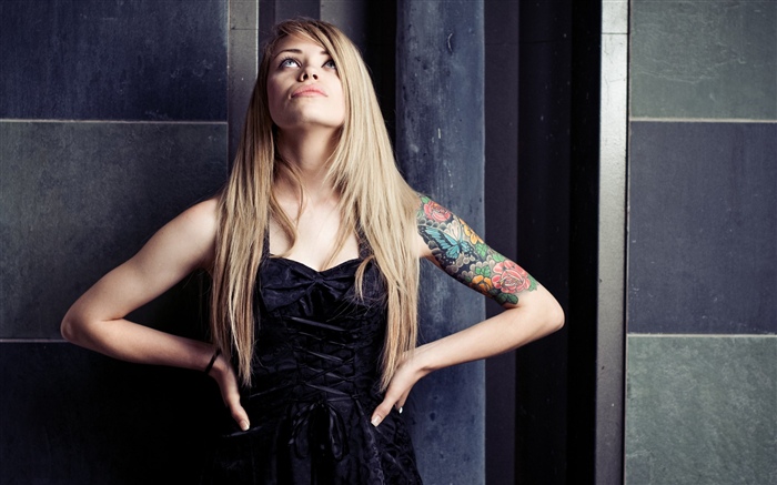 Белокурая девушка, татуировка обои,s изображение
