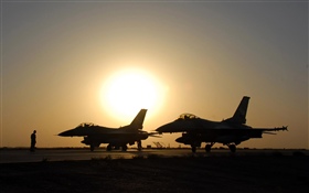 Истребители F-16, закат HD обои