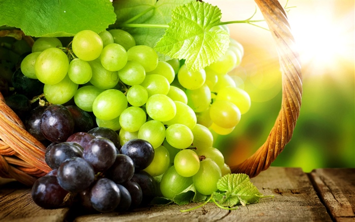 Зеленый и красный виноград, солнечные лучи обои,s изображение